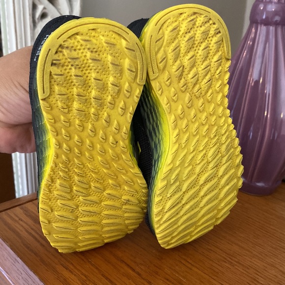 new balance size 8 Toddler - Picture 3 of 3